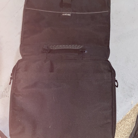 Targus 15.6 inch laptop bag - Picture 3 of 4